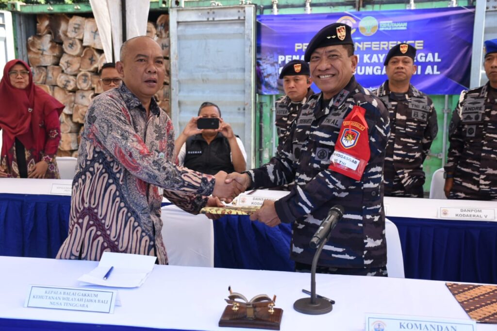Kodaeral V Gagalkan Upaya Penyelundupan Kayu Ilegal Logging