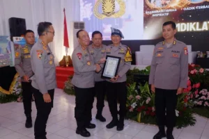 Aipda Rahmad Muhajirin Sosok Bhabinkamtibmas Inspiratif Polres Bojonegoro Terima Anugerah di Forum Internasional Kepolisian