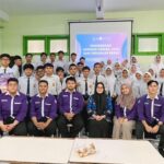 Remaja Diedukasi Bahaya Pergaulan Bebas, Mahasiswa UHT Gelar Psikoedukasi di SMPN 19 Surabaya