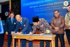 Rektor Universitas Hang Tuah Tanda Tangani Pakta Integritas dan Perjanjian Kerja Sama Pembinaan Program Pendidikan Dokter Spesialis dengan Universitas Airlangga