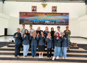 UHT Peduli dan Beraksi: Mahasiswa Turut Sukseskan Bakti Sosial HUT ke-80 Korps Marinir