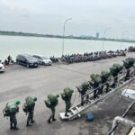 KRI Surabaya-591 Memberangkatkan Prajurit dan Bantuan Kemanusiaan, Wujud Sinergi TNI Pulihkan Aceh dan Sumatera Pasca Bencana
