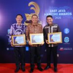 Pangkoarmada II Terima East Java Maritime Awards 2026 Atas Prestasi Koarmada II sebagai Penjaga Kedaulatan Matra Laut Jawa Timur