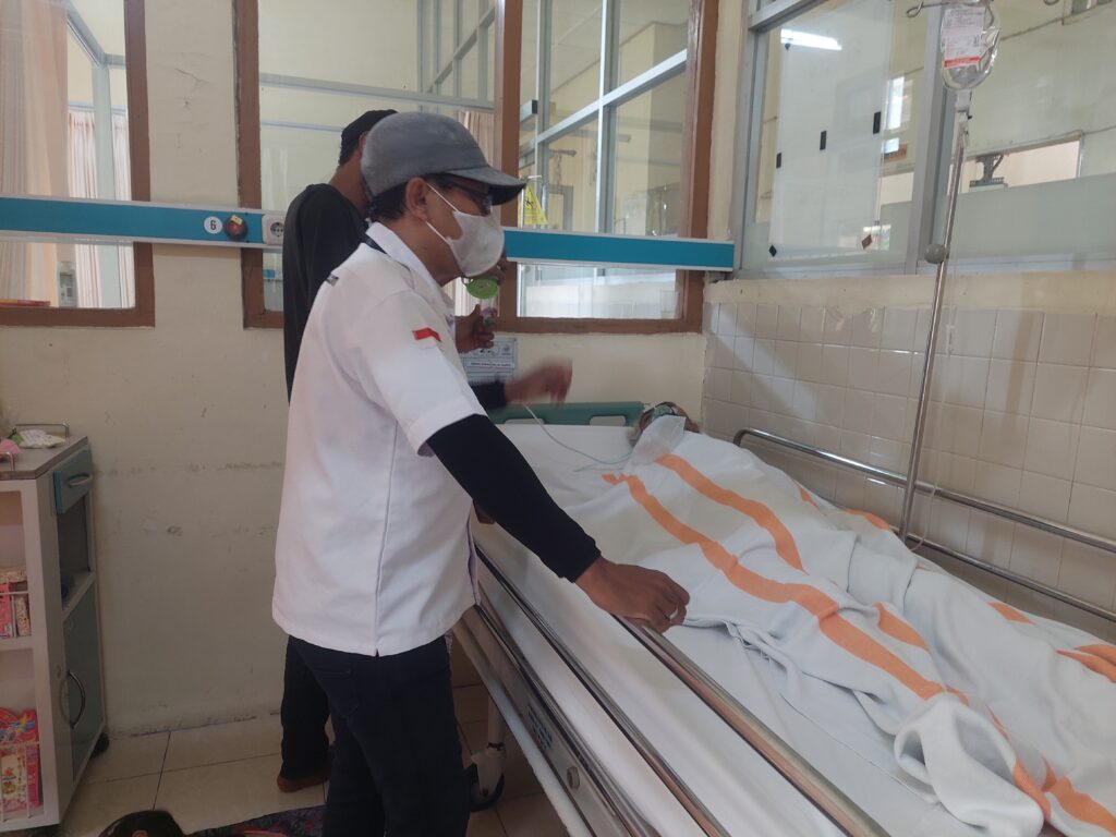 Anggota Dewan DPRD Provinsi Jatim Respon Kasus Lansia Terlantar Dipasar Keputran yang sedang dirawat Di RSUD Dr. Soetomo