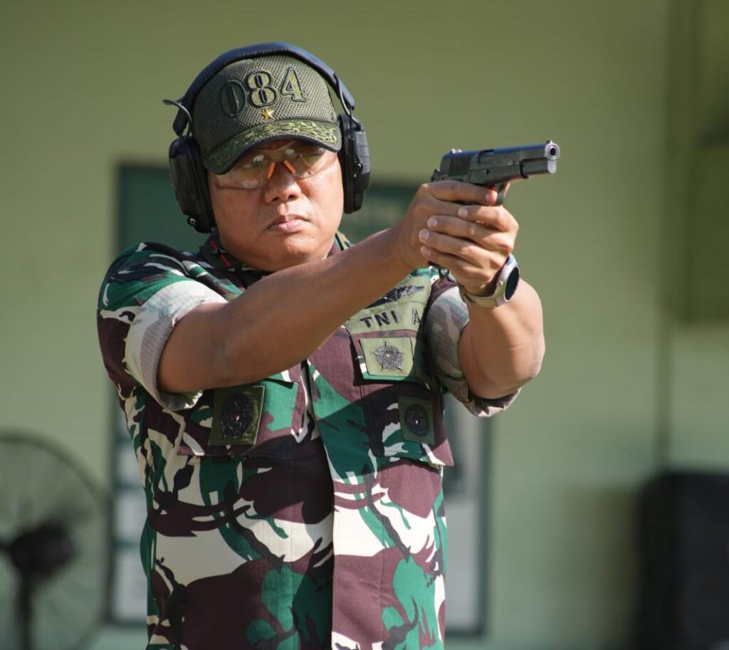 Pelihara Kemampuan Profesionalisme Prajurit. Danrem Latihan Menembak Pistol