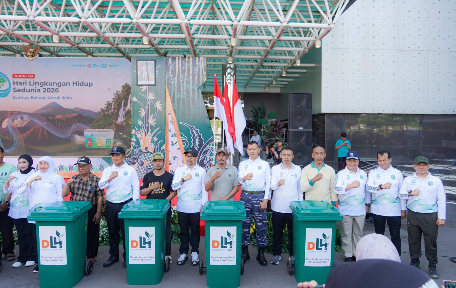 Peringati Hari Lingkungan Hidup Sedunia, Korem Bhaskara Jaya Bersama Ribuan Warga Gotong Royong Jaga Kelestarian Alam