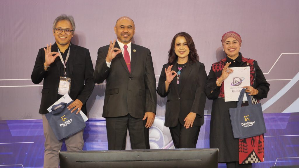 FKG UHT Gelar SYMPHOSIUM DENTISPHERE 6th, Hadirkan Pakar Internasional dan Inovasi Kedokteran Gigi Masa Depan