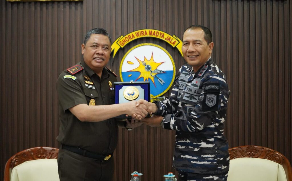 Pererat Sinergitas, Pangkoarmada II Terima Kunjungan Silaturahmi Kajati Jawa Timur,