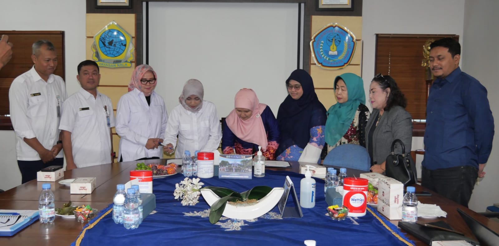 UHT dan Unitomo Perkuat Ekosistem Kekayaan Intelektual Melalui Penandatanganan PKS dan Focus Group Discussion