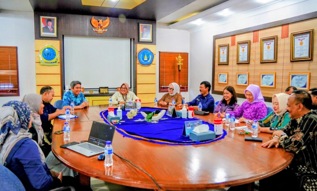 UHT Perkuat Jejaring Global, Delegasi UiTM Malaysia Jajaki Kerja Sama Strategis Pendidikan, Riset dan Pengabdian