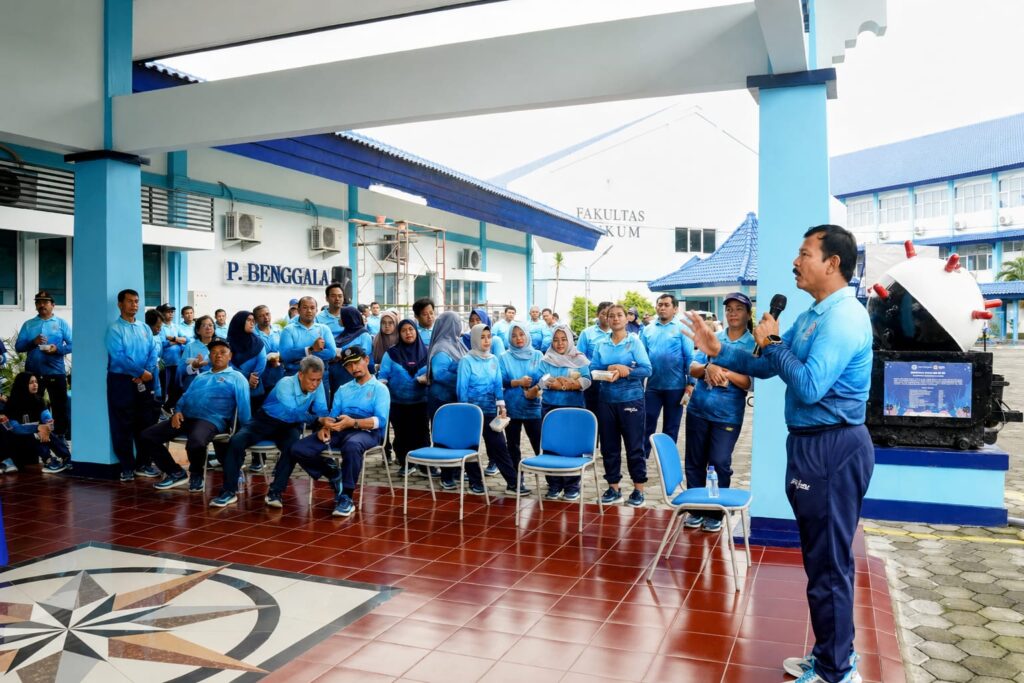Pererat Sinergi Sivitas Akademika, UHT Gelar Olahraga Bersama di Hari Selasa
