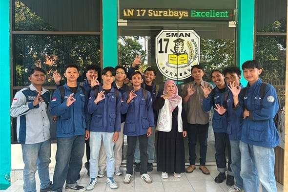 Mahasiswa Teknik Perkapalan UHT Latih Siswa SMAN 17 Surabaya Kuasai AutoCAD, Bekali Kompetensi Menuju Dunia Industri