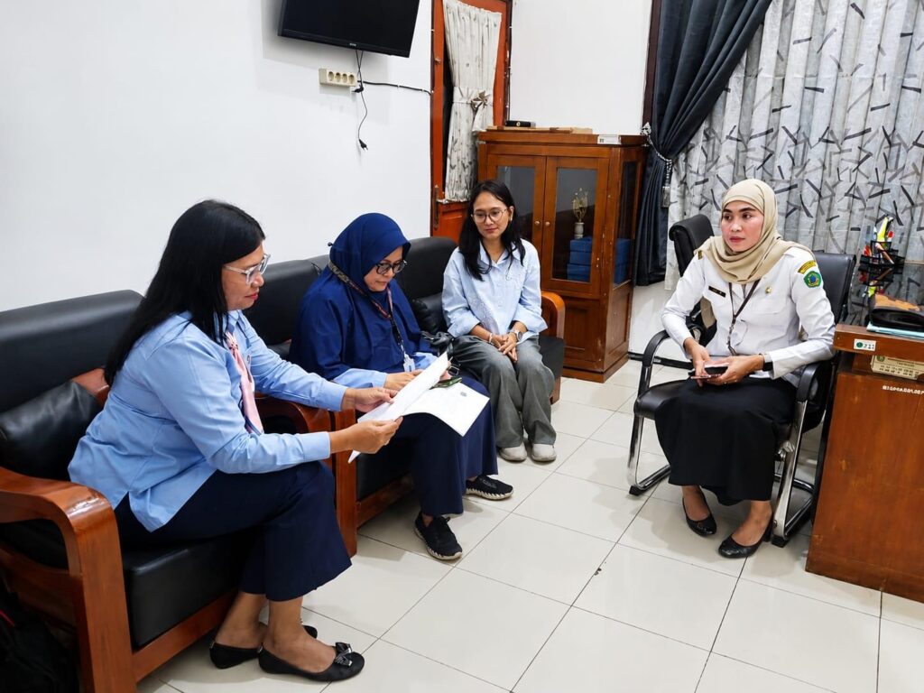 FISIP UHT dan Disporapar Sidoarjo Dukung Revitalisasi Pokdarwis Desa Wisata Gisik Cemandi