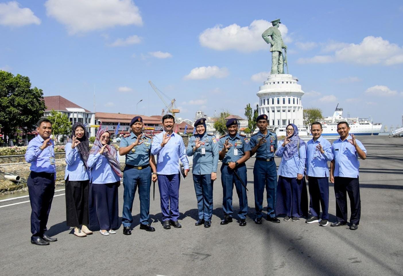 Pastikan ISIL Berjalan Sukses, Wakil Rektor II UHT Tinjau Kesiapan di KRI Bima Suci Koarmada II