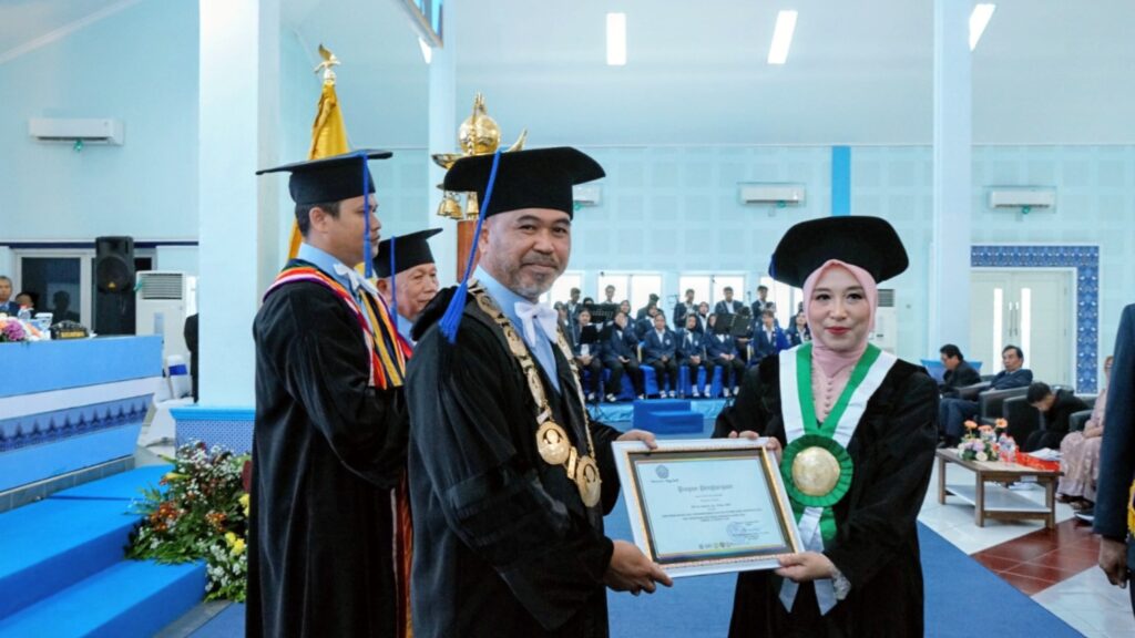 Kembangkan Biomaterial dari Kitosan, Prof Sularsih Dikukuhkan Jadi Guru Besar UHT