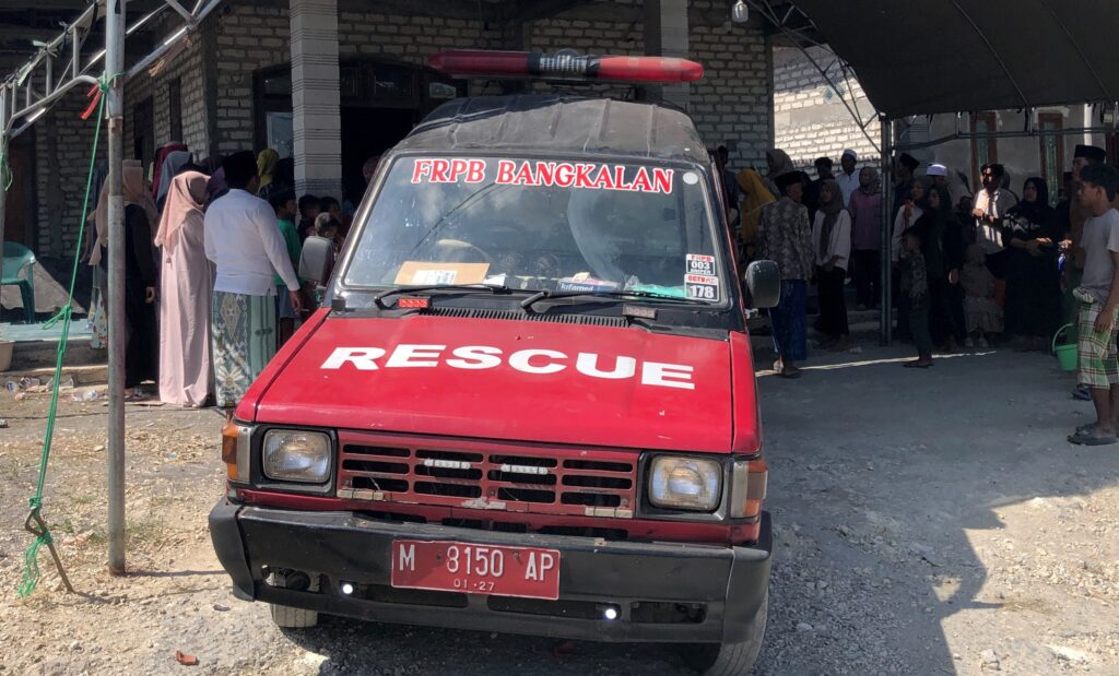 FRPB Bangkalan Antar Jenazah dari Cargo Juanda Surabaya ke Sampang
